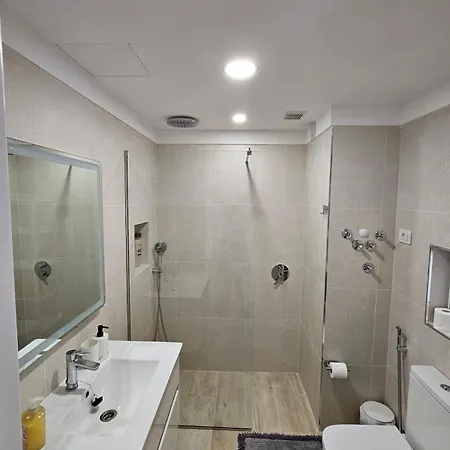 Apartmán 5 Minutes From The Beach, With Air Conditioning *