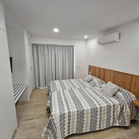 5 Minutes From The Beach, With Air Conditioning Apartmán